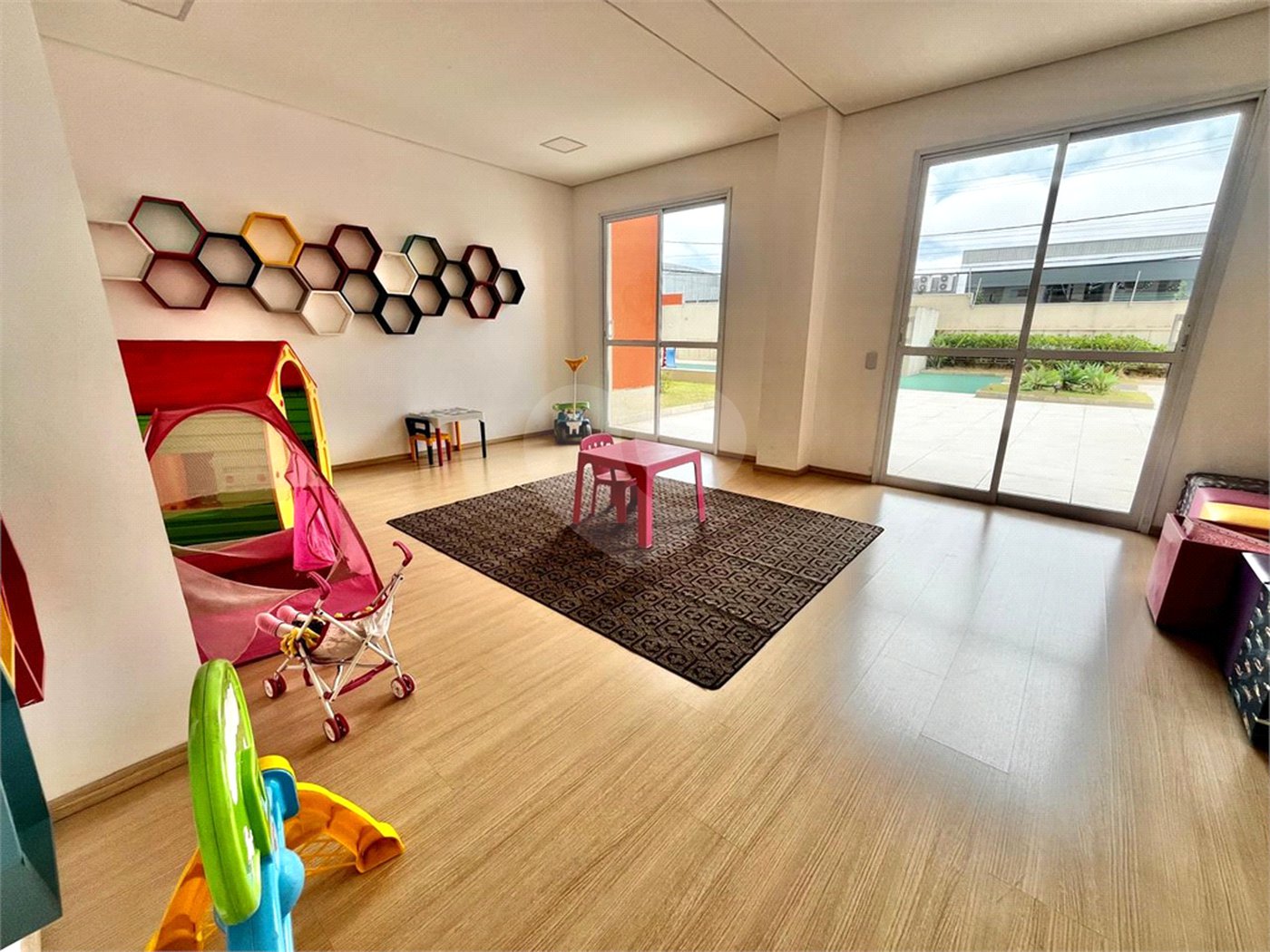Apartamento à venda com 3 quartos, sendo 1 suíte,  em Vila Macia, Itapetininga, SP