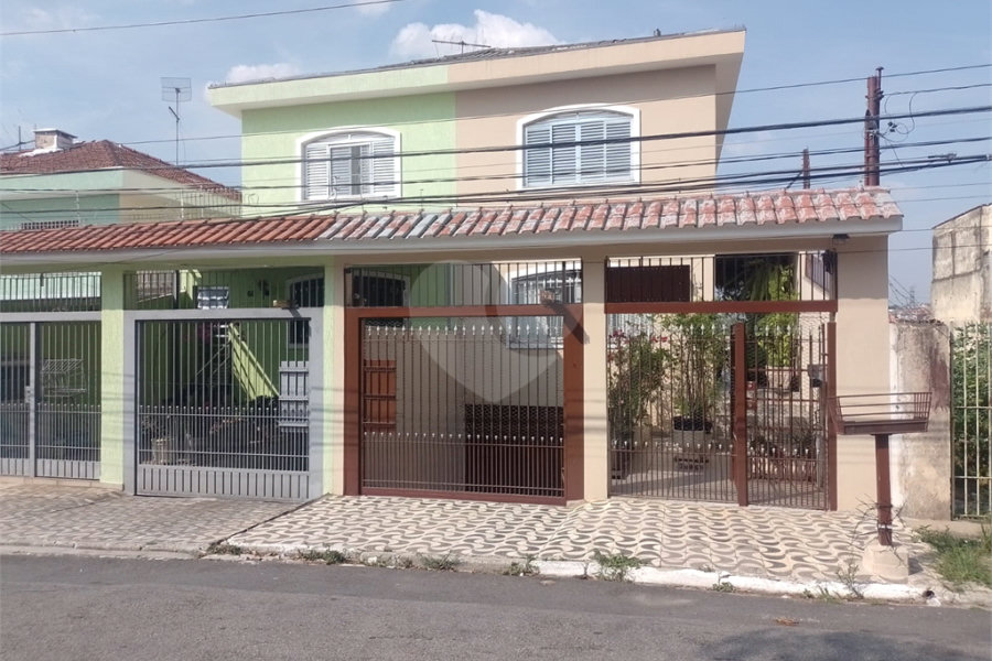 Sobrado à venda com 3 quartos, sendo 1 suíte,  em Tremembé, São Paulo, SP