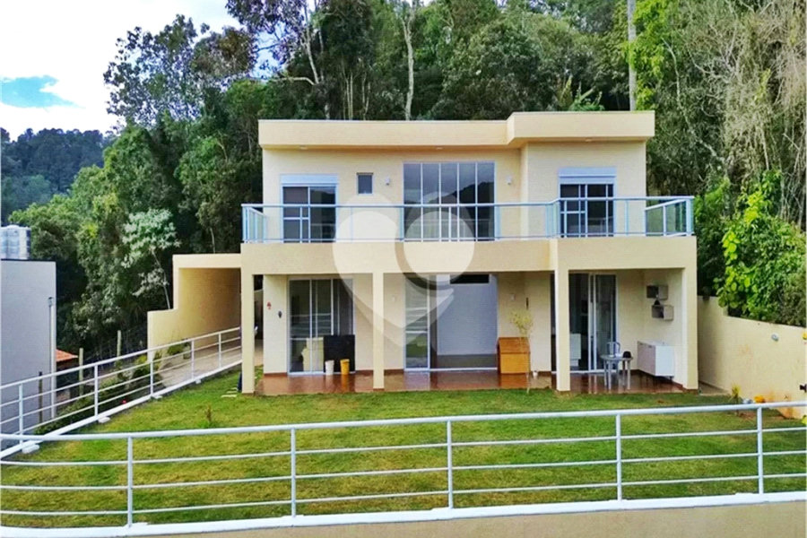 Casa à venda com 4 suítes no condomínio Alpes da Cantareira, Mairiporã - SP