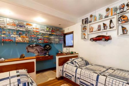 Casa à venda com 3 quartos, sendo 1 suíte, em Vila Olímpia, São Paulo, SP