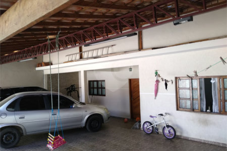 Casa à venda com 4 quartos, sendo 1 suíte,  em Jardim São Francisco, Mogi das Cruzes, SP