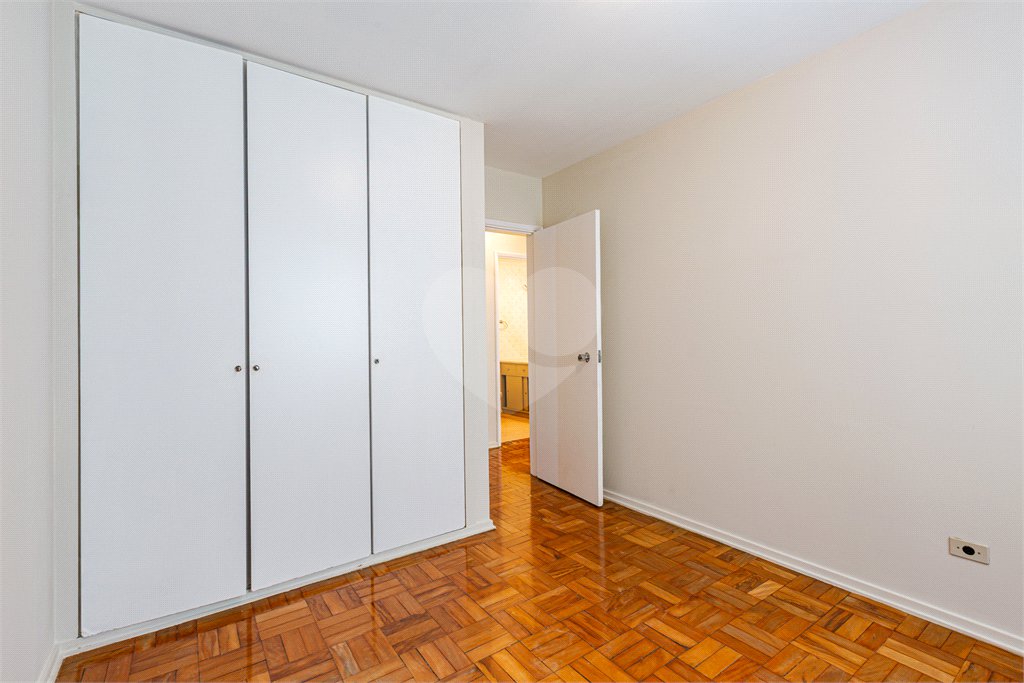 Apartamento à venda com 3 quartos, sendo 1 suíte, em Cerqueira César, São Paulo, SP