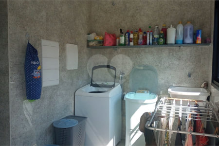 Casa à venda com 3 quartos, sendo 1 suíte,  no condomínio Village da Serra, Araçoiaba da Serra - SP