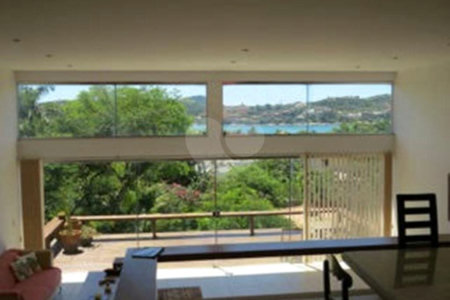 Casa à venda com 6 suítes em Ferradura, Armação dos Búzios, RJ