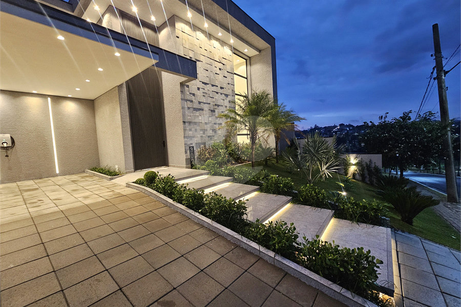 Casa à venda com 4 suítes no condomínio Villas do Jaguari, Santana de Parnaíba - SP