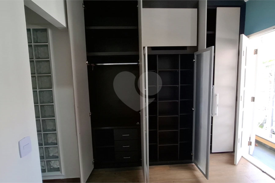 Casa à venda com 2 suítes no condomínio Village Palmas, São Paulo - SP