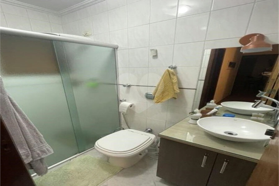 Casa à venda com 3 quartos, sendo 1 suíte, no condomínio Beatriz, São Paulo - SP