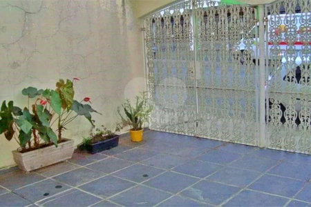 Casa à venda com 3 quartos, sendo 1 suíte,  em Jardim Aeroporto, São Paulo, SP