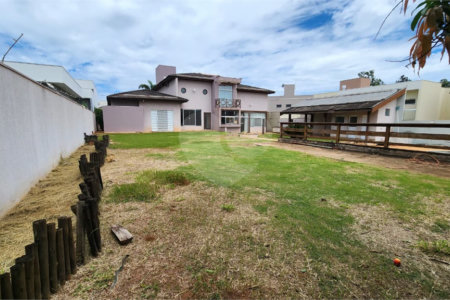 Lote á venda no residencial Eldorado.