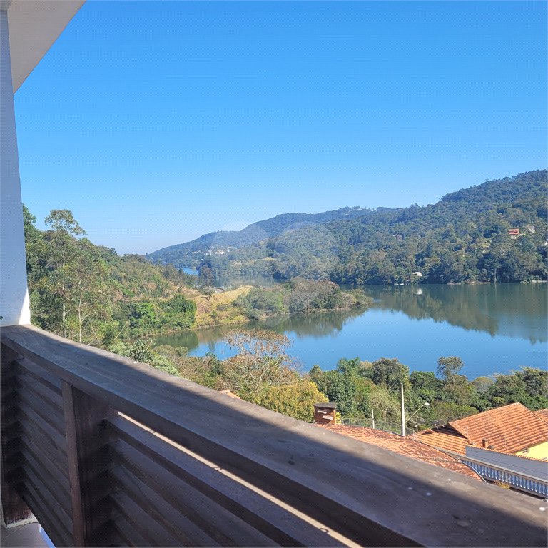 Sobrado à venda com 4 suítes em Rancho Grande, Mairiporã, SP