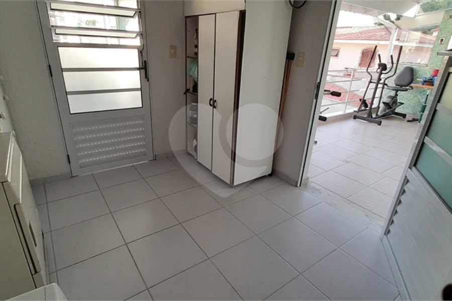 Sobrado à venda com 4 quartos, sendo 2 suítes, em Tremembé, São Paulo, SP