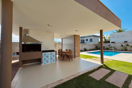 Casa para alugar com 3 suítes, no condomínio Outeiro São Francisco, Porto Seguro - BA