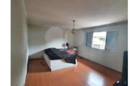 Sobrado à venda com 4 quartos, sendo 3 suítes,  em Jardim Petrópolis, São Paulo, SP