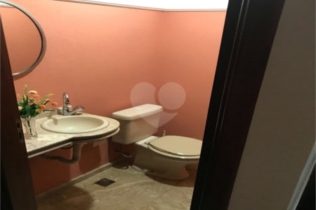 Casa à venda com 5 quartos, sendo 3 suítes, no condomínio Recanto das Flores, Indaiatuba - SP