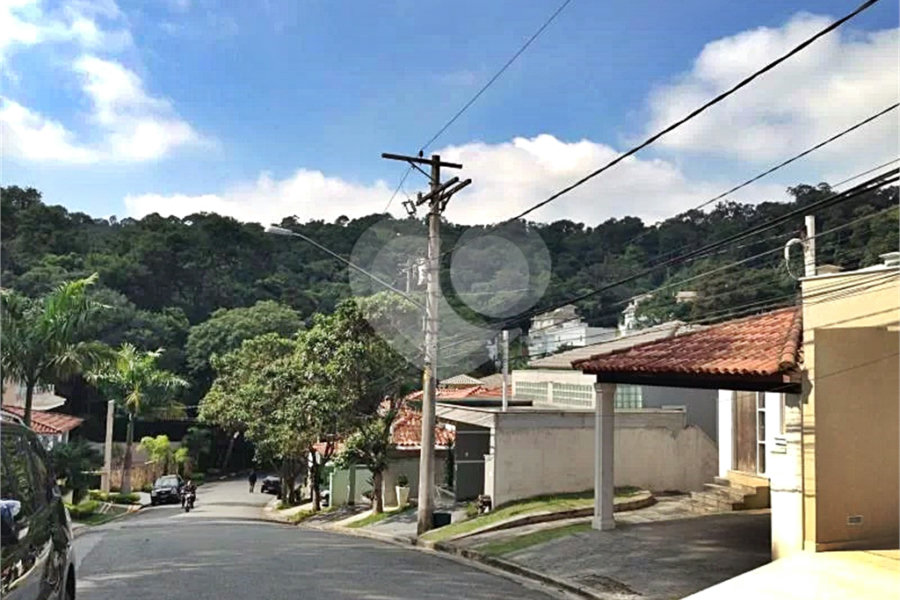 Casa à venda com 4 quartos, sendo 3 suítes,  no condomínio Itatinga 1, São Paulo - SP