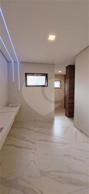 Casa à venda com 3 suítes no condomínio Campo de Toscana, Vinhedo - SP