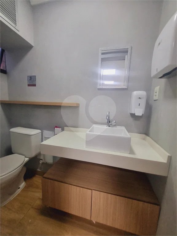 Sala comercial mobiliada para locação na Vila Olímpia