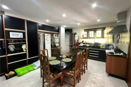 Casa à venda com 4 suítes no condomínio Quinta do Lago, Petrópolis - RJ