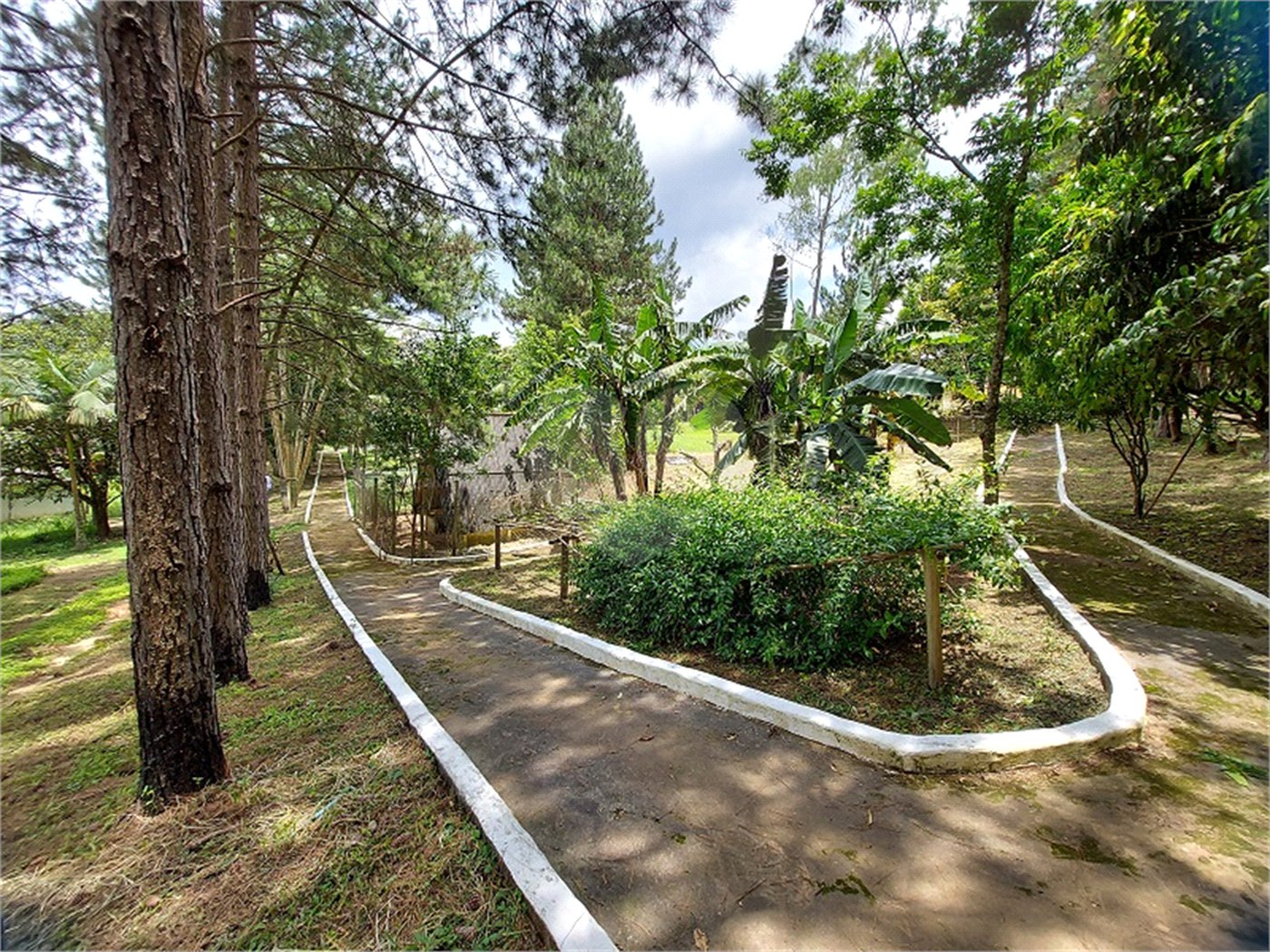 Casa à venda com 4 quartos, sendo 1 suíte, no Centro, Ibiúna, SP