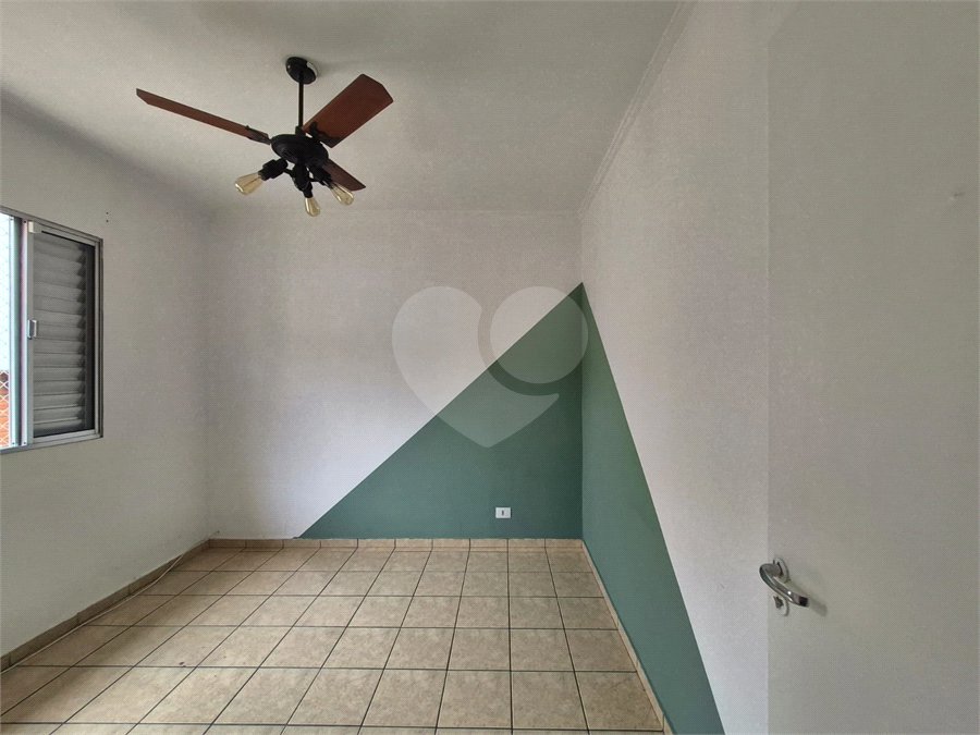 Casa à venda ou para alugar com 3 quartos, sendo 1 suíte, em Parque São Domingos, São Paulo, SP