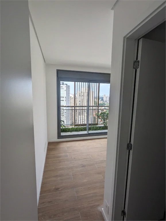 Apartamento à venda com 3 quartos, sendo 2 suítes, em Jardim das Acácias, São Paulo, SP