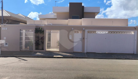 Casa à venda com 5 quartos, sendo 1 suíte,  em Jardim Colombo, Itapetininga, SP