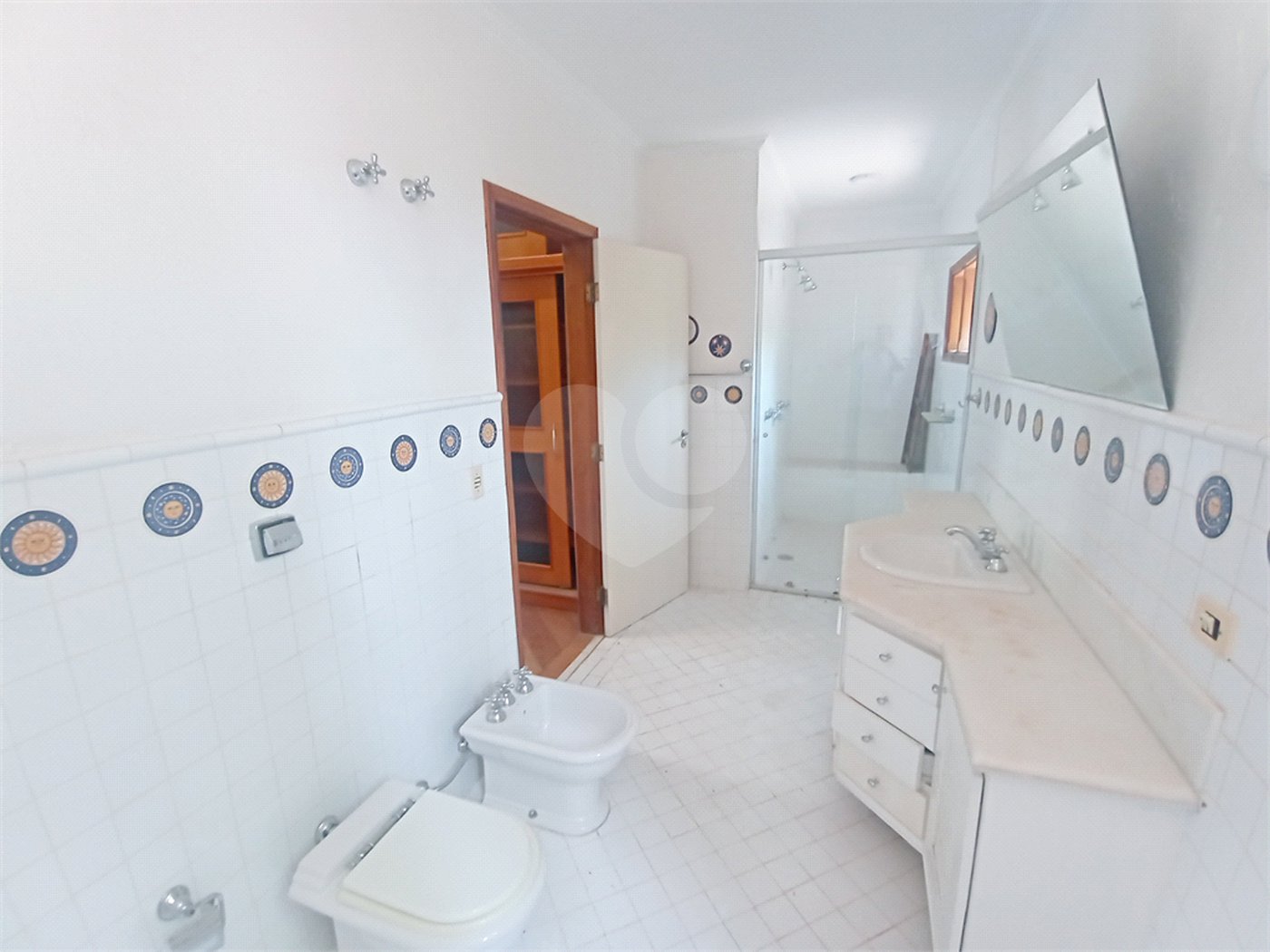Casa à venda com 3 quartos, sendo 1 suíte,  no condomínio Estância Marambaia, Vinhedo - SP