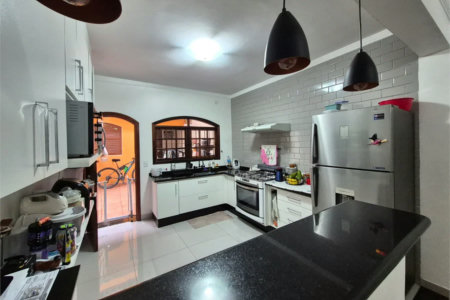 Sobrado à venda com 3 quartos, sendo 1 suíte, em Jardim Sarah, São Paulo, SP