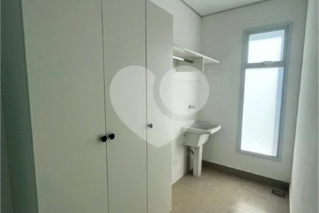 Casa à venda com 3 suítes no condomínio Quinta das Parreiras, Valinhos - SP