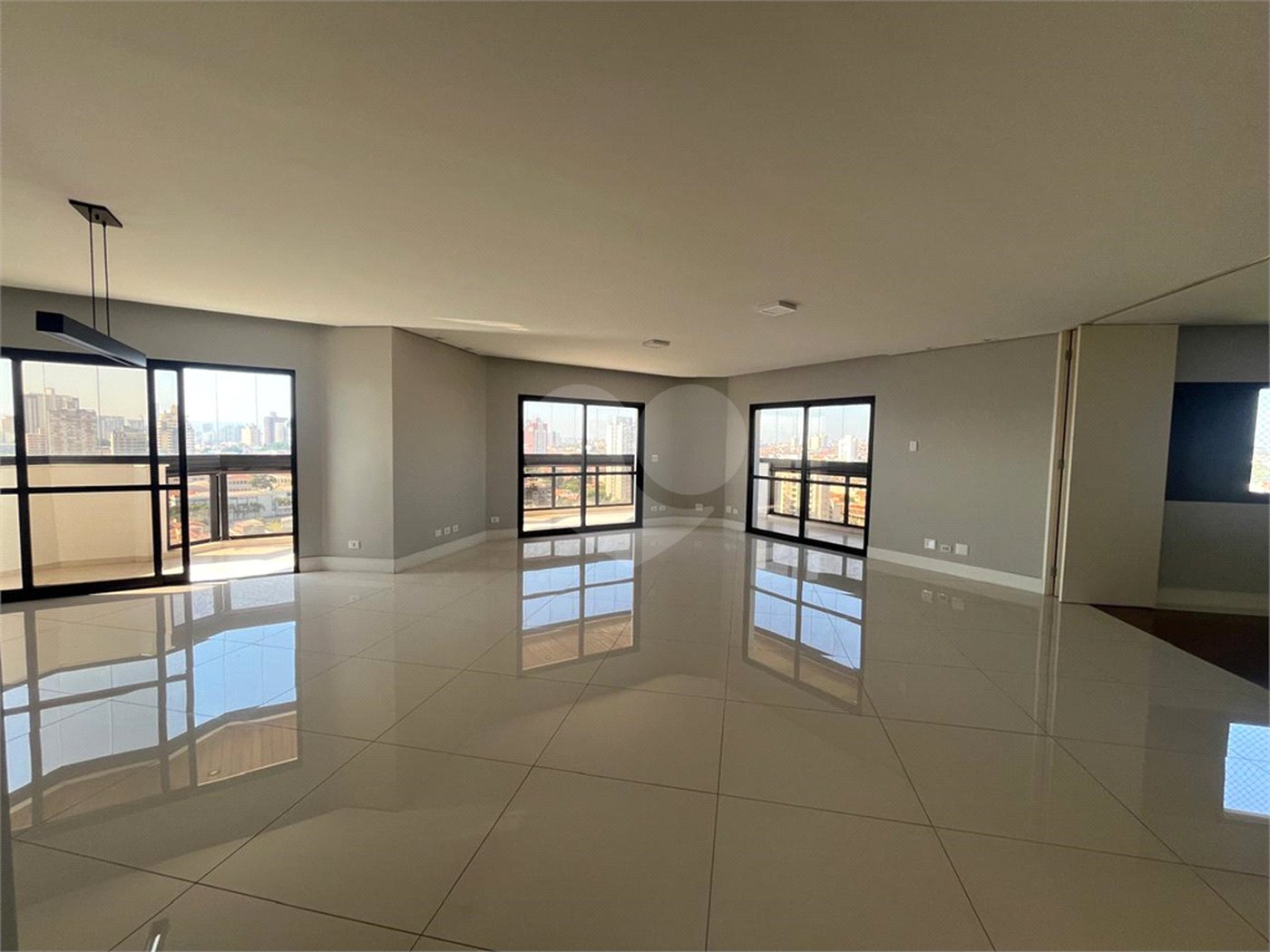Apartamento à venda com 3 suítes no Centro, Sorocaba, SP