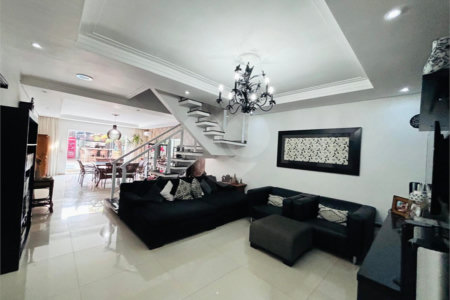 Casa à venda com 4 quartos, sendo 2 suítes, no condomínio Carmen Blanco, Sorocaba - SP