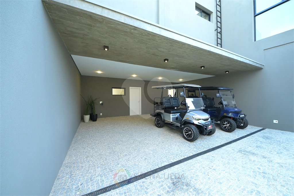 Casa à venda com 4 suítes no condomínio Villa dos Pinheiros, Indaiatuba - SP