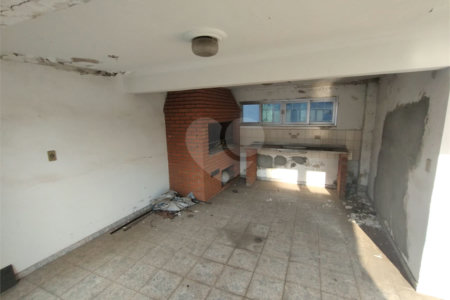 Sobrado à venda com 7 quartos, sendo 6 suítes, em Aclimação, São Paulo, SP