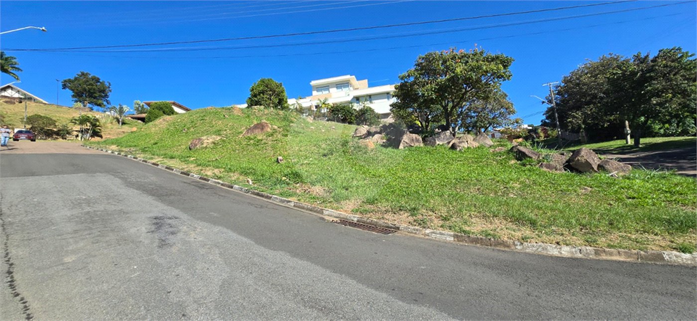 Terreno à venda em Pinheiro, Valinhos, SP