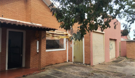 Casa Térrea à venda com 3 quartos, sendo 1 suíte,  em Vila Xavier (vila Xavier), Araraquara, SP
