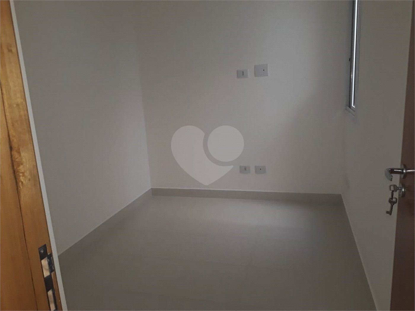 Casa à venda ou para alugar com 3 quartos, sendo 1 suíte, no condomínio martinha, São Paulo - SP