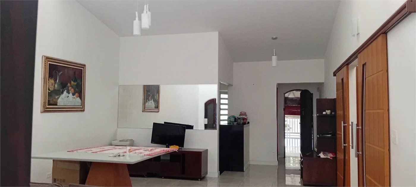 Casa à venda com 4 quartos, sendo 2 suítes, em Vila Sônia, São Paulo, SP