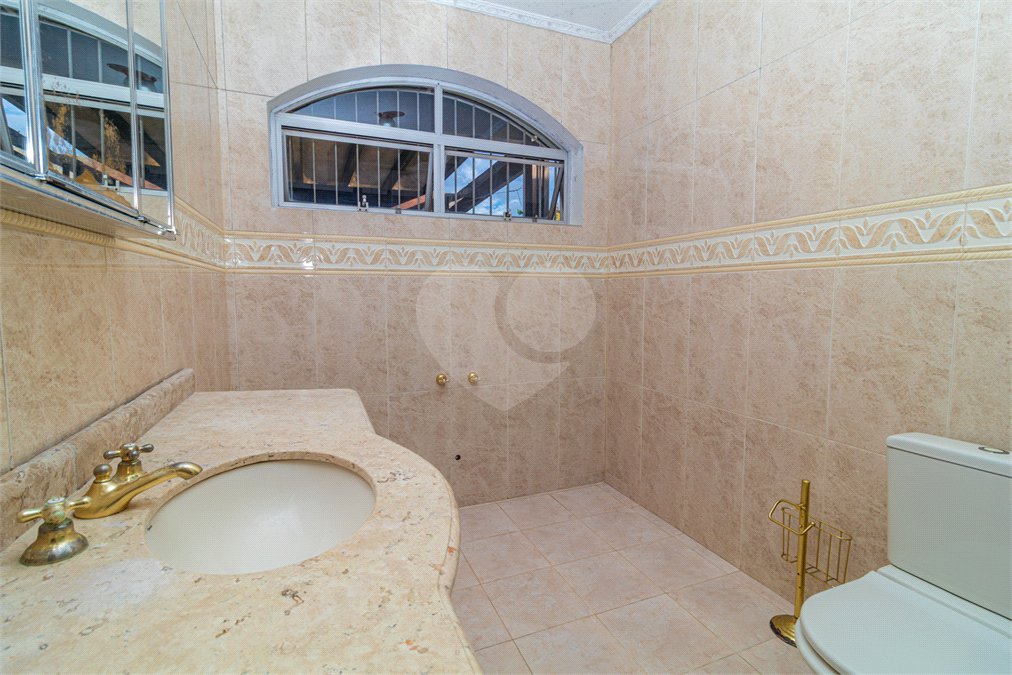 Casa à venda com 3 quartos, sendo 1 suíte, em Interlagos, São Paulo, SP