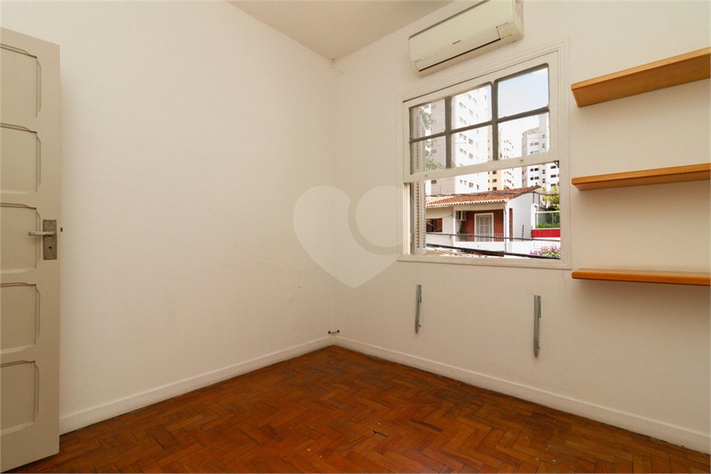 Sobrado à venda com 3 quartos, sendo 1 suíte, em Vila Olímpia, São Paulo, SP