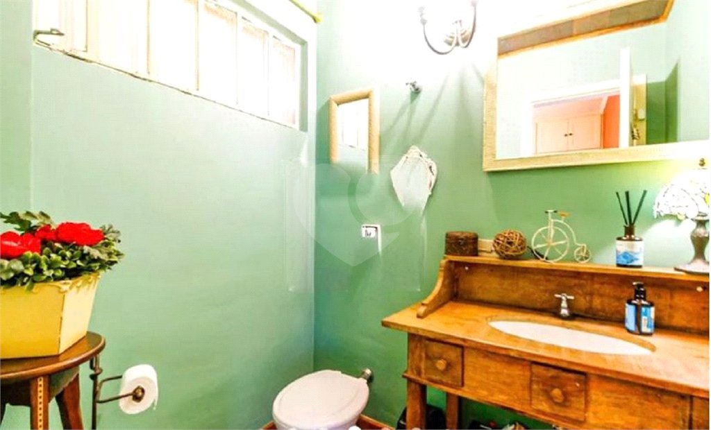 Sobrado à venda com 4 quartos, sendo 1 suíte, em Vila Cordeiro, São Paulo, SP