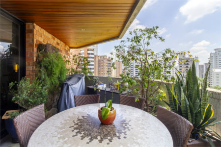 Apartamento à venda com 4 quartos, sendo 2 suítes, em Indianópolis, São Paulo, SP