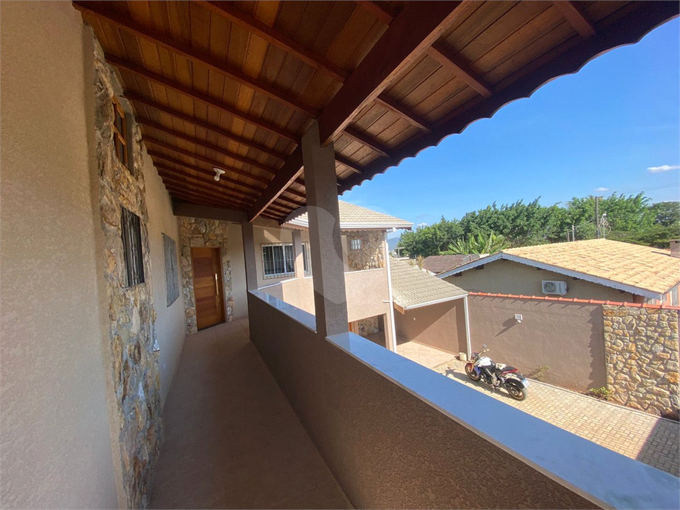 Sobrado para alugar com 4 quartos em Campos de Atibaia, Atibaia, SP
