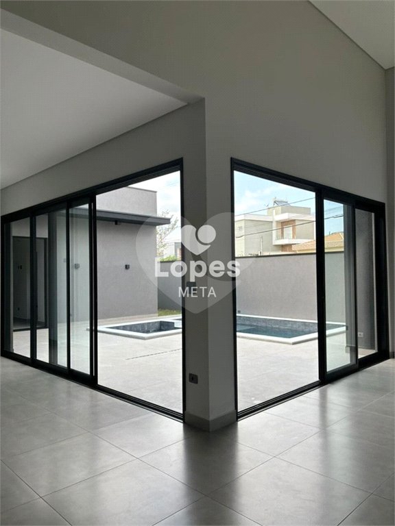 Casa à venda com 3 quartos, sendo 1 suíte,  no condomínio Terras do Vale, Caçapava - SP