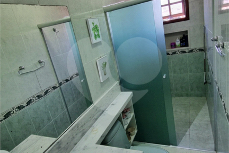 Sobrado à venda com 4 quartos, sendo 1 suíte, em Tremembé, São Paulo, SP