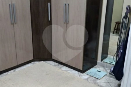 Casa à venda com 4 quartos, sendo 1 suíte, em Cidade Kemel, Poá, SP