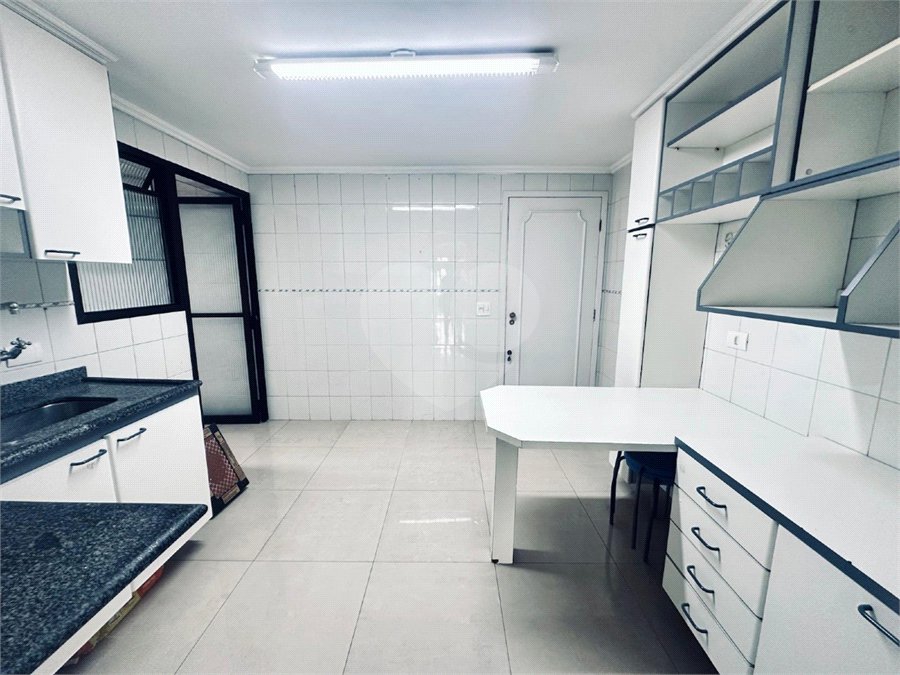 Apartamento à venda com 3 quartos, sendo 1 suíte, em Alto da Boa Vista, São Paulo, SP