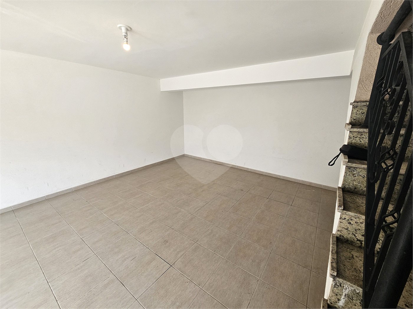 Sobrado à venda com 3 quartos, sendo 1 suíte,  em Vila Nivi, São Paulo, SP