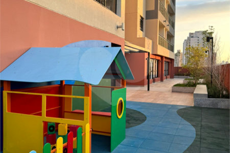 Flat à venda com 2 quartos em Vila Firmiano Pinto, São Paulo, SP