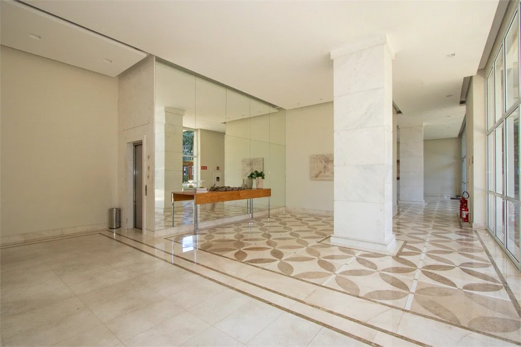 Apartamento à venda com 4 quartos, sendo 3 suítes,  em Vila Romana, São Paulo, SP