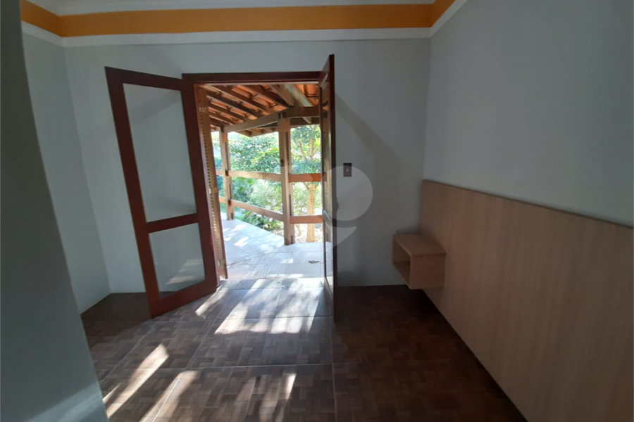 Casa à venda com 5 quartos, sendo 1 suíte, no condomínio Alpes de Mairiporã, Mairiporã - SP